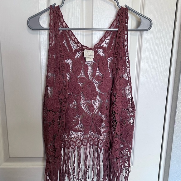 Daytrip Jackets & Blazers - Daytrip Lace Fringe Tank Top - Burgundy
